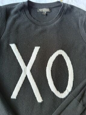 XO Graphic Black Crewneck Pima Cotton Cashmere Blend Sweater Banana Republic XS